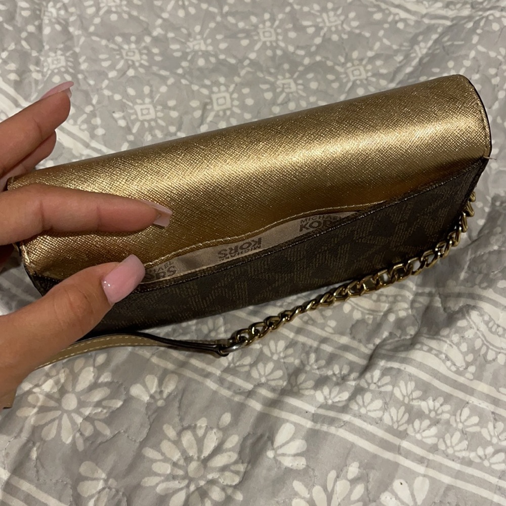 Mk Crossbody - Picture 4 of 4